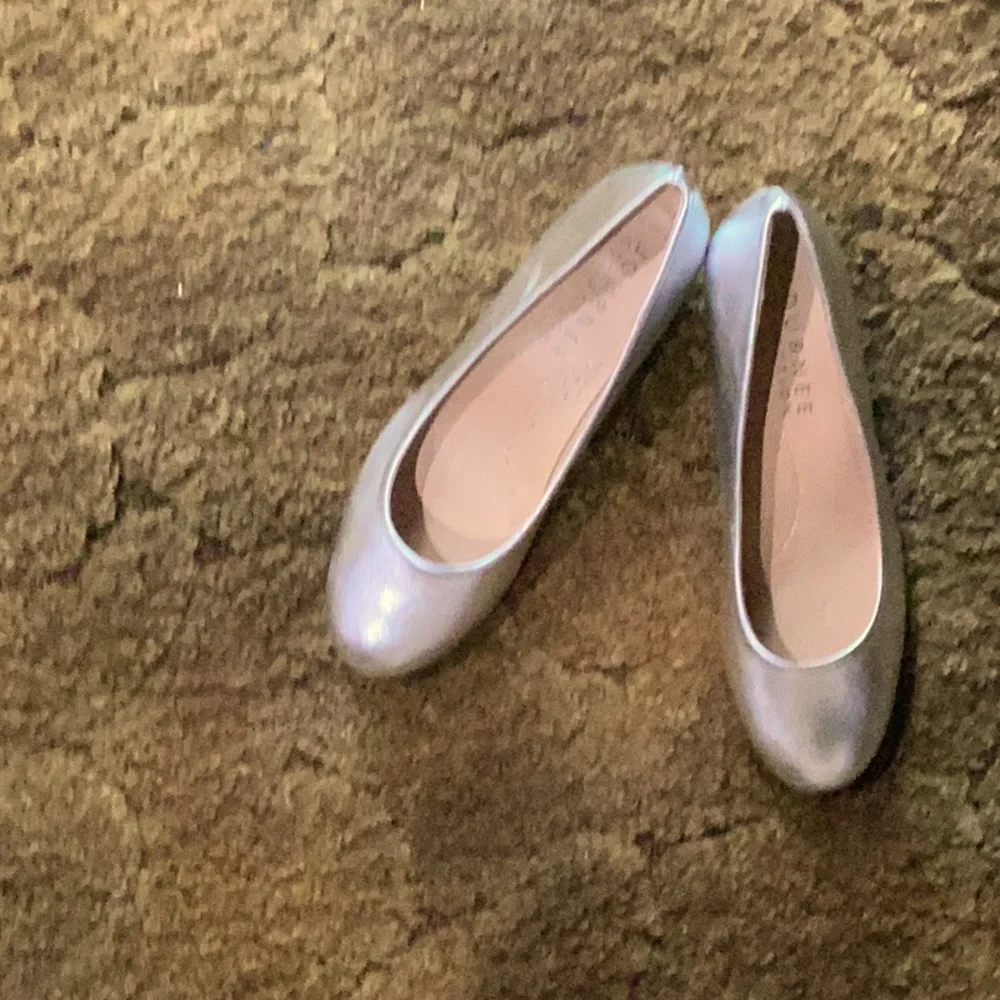 Shoes - Picture 1 of 3